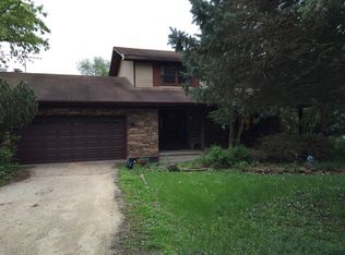 4N629 Osage Dr, St Charles, IL 60175