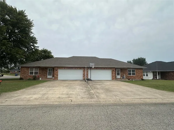 1860 Jaden Dr, Lebanon, MO 65536