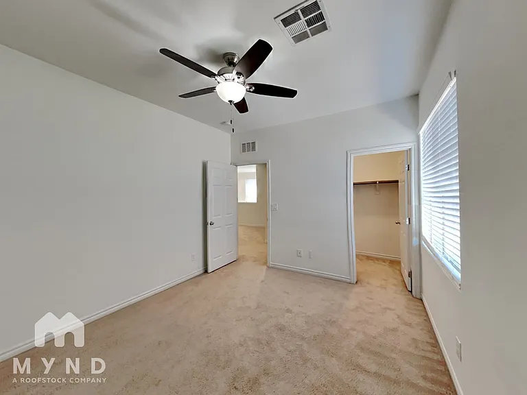 7825 Flintshire Ct — Photo 12