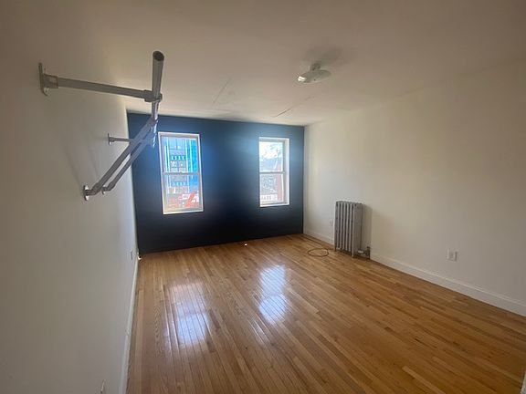 5th image of 553 Metropolitan Ave APT 3L