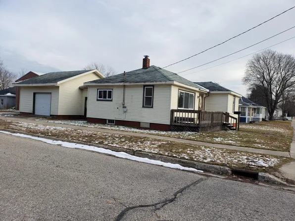 710 Park St, Grayling, MI 49738