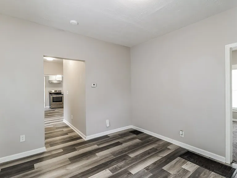 388878_018_living_room_13068341.jpg