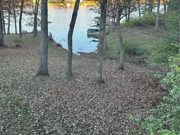 1 S Lake Dr, Hillsboro, MO 63050