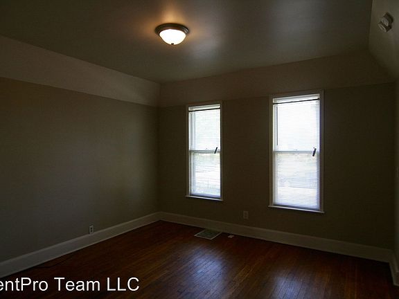 4th image of 1423 W 17th St