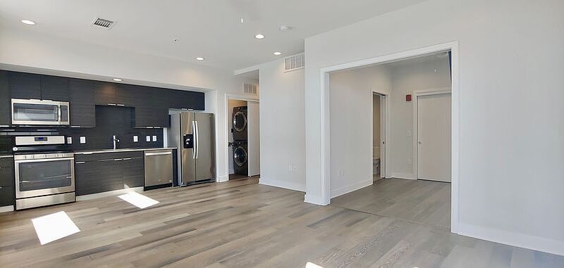1st image of 1800 E 4th St Unit 207