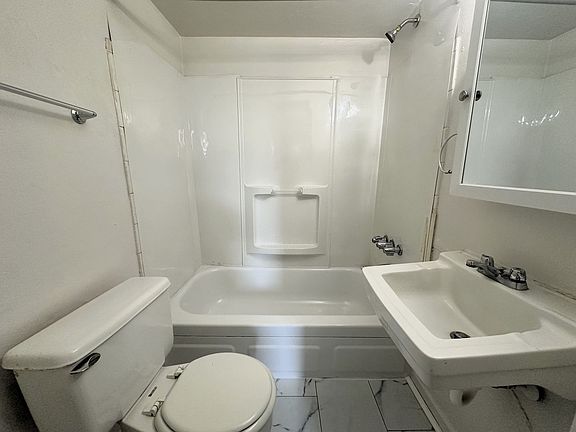 5th image of 5429 Stanton Ave APT 3