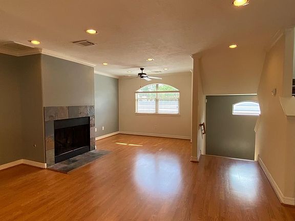 5th image of 3710 Sherwood Ln Unit 111