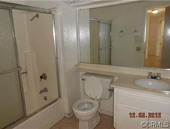 5th image of 445 E Grevillea St