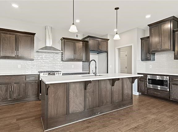 2nd image of 3229 SE Mill Creek Ln