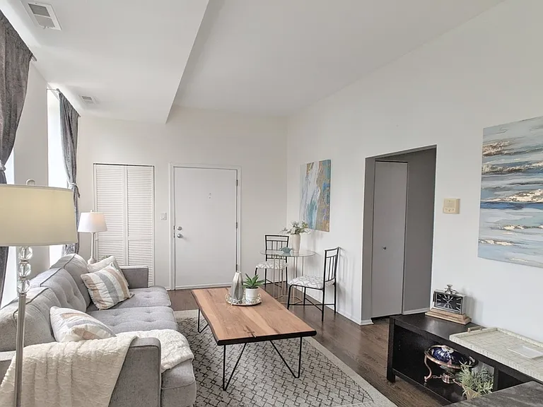 950 W Concord Pl — Photo 16