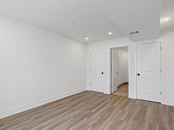 3rd image of 7 Hill St #5