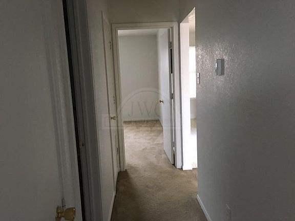 5th image of 1104 Circle M Dr APT B