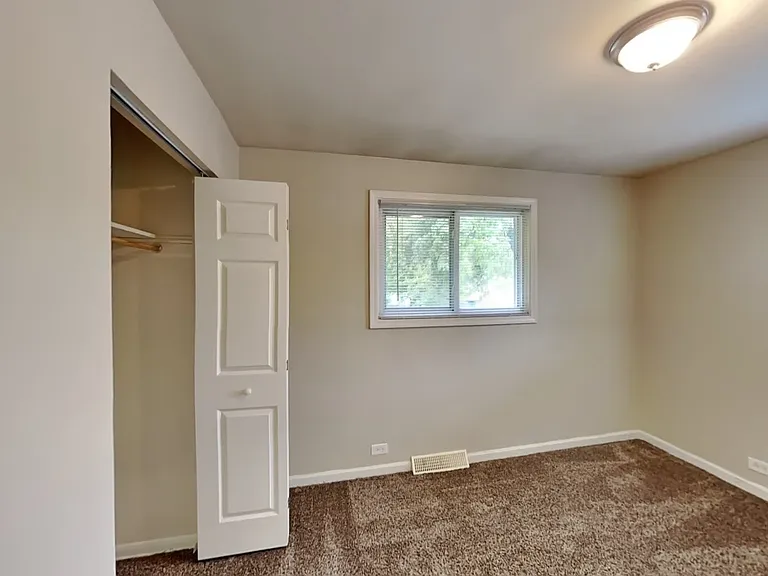 3372 Windsor Ln — Photo 3