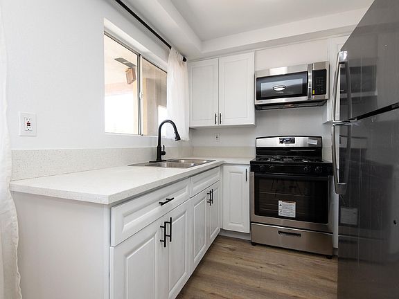 3rd image of 4316 Winchester Ave APT E