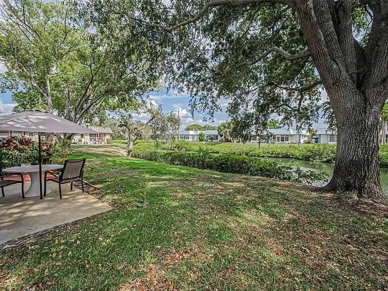 4200 Hampton Dr — Photo 35