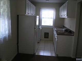 4th image of 162 Belleville Ave APT 8B