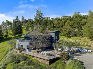 23121 Vineyard Rd, Geyserville, CA 95441