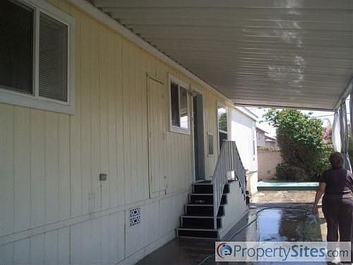 1st image of 400 Greenfield Dr Space 1