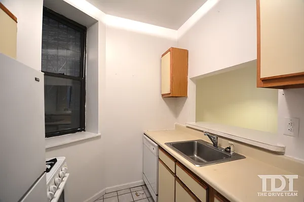 Rented by J Misrahi Realty Corp | media 24