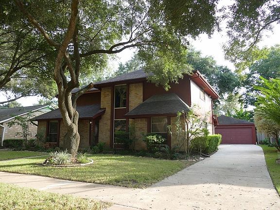 2nd image of 2926 Green Fields Dr