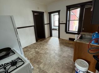 650 High St #1-L, Holyoke, MA 01040