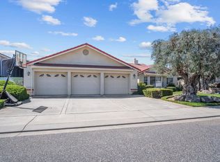 7420 Steeplechase Dr, Hughson, CA 95326