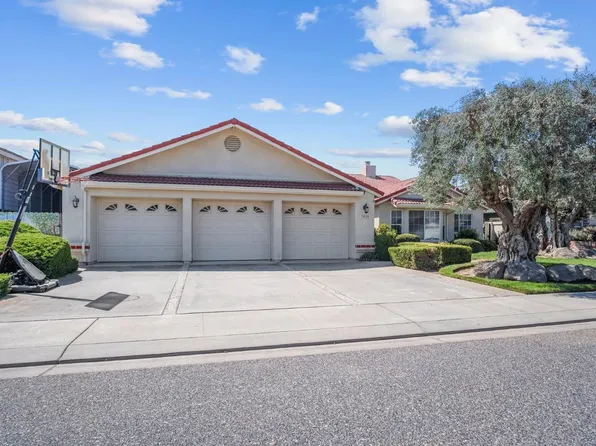 7420 Steeplechase Dr, Hughson, CA 95326