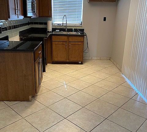 3rd image of 1141 Maybury Dr