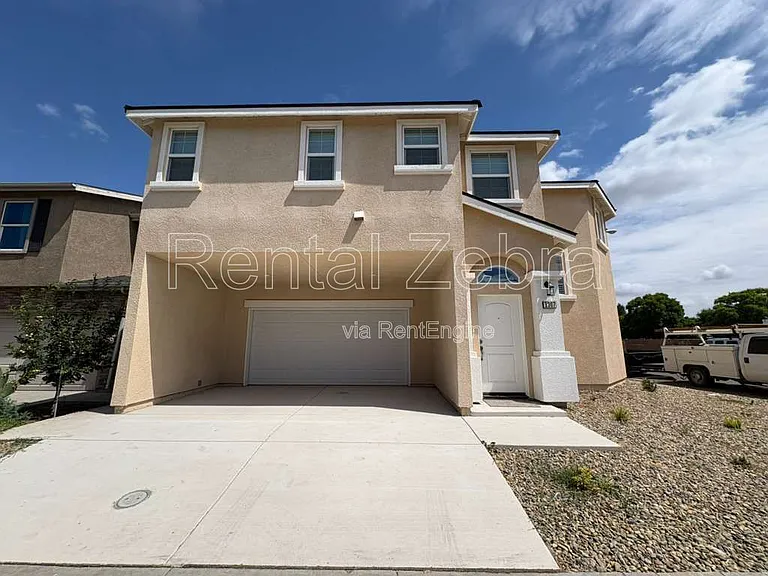 1307 Hermosa Dr — Photo 1