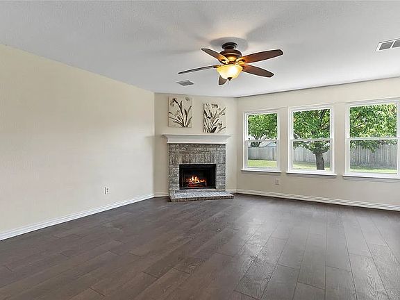3rd image of 2840 Mesa Valley Dr
