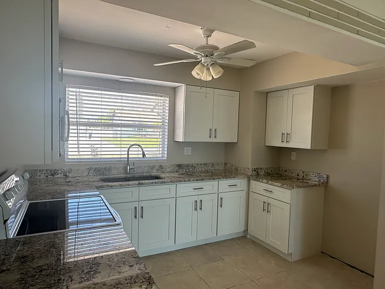 7112 S Shore Dr S — Photo 14