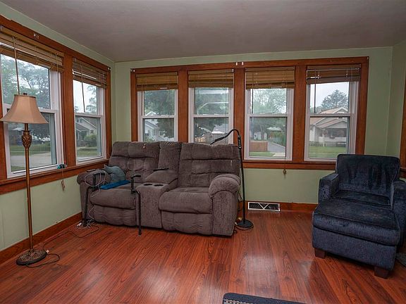 3rd image of 2826 10th St