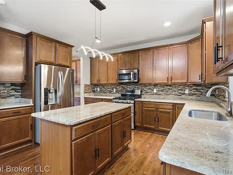 26978 Maxwell Ct — Photo 8