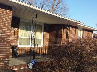114 Kendall Dr, Wood River, IL 62095