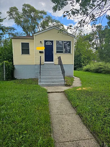 2645 Lincoln St Photo 1