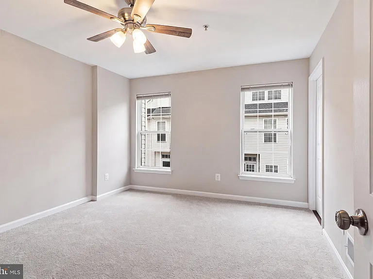 986 Harrison Cir — Photo 17