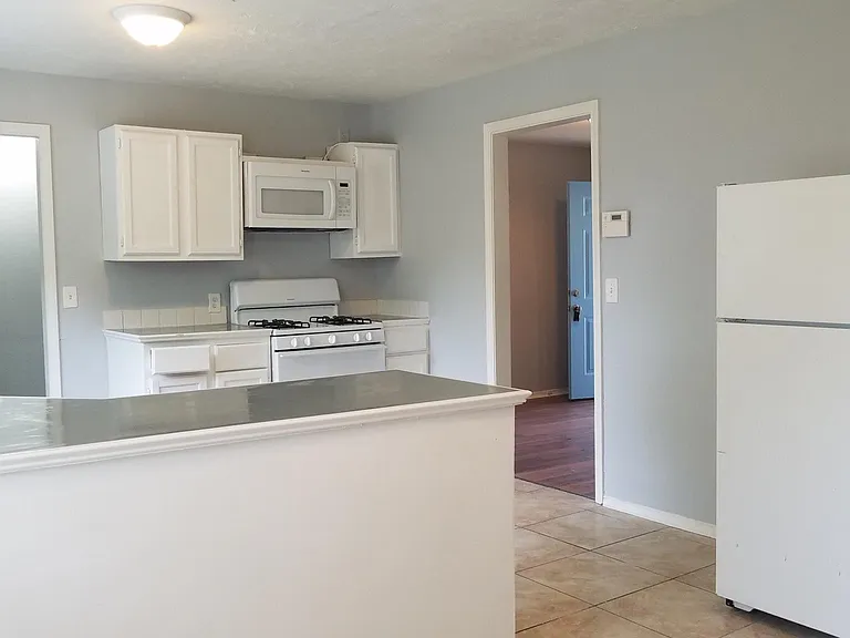 1116 Hazelwood Dr — Photo 10