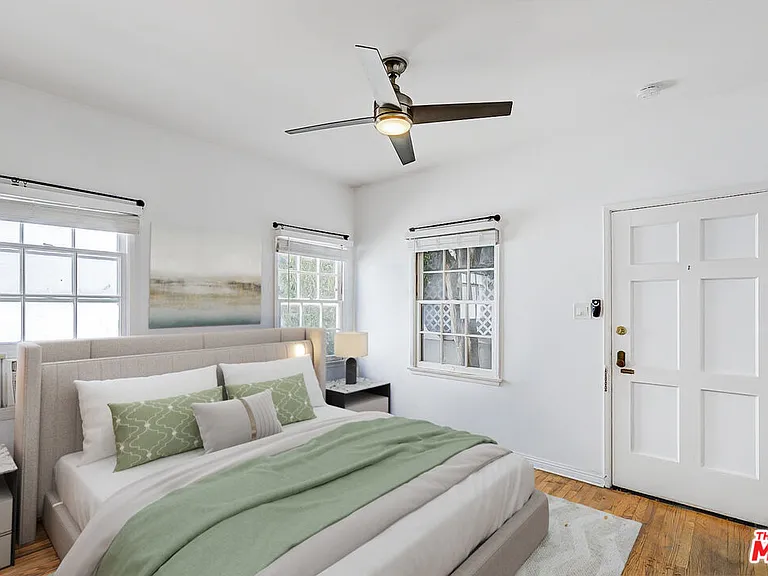 963 N Doheny Dr #1/8 — Photo 7