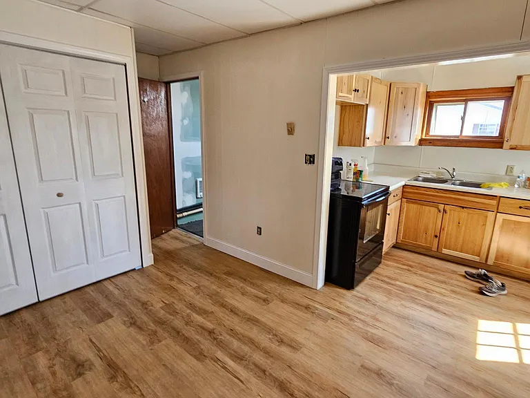 108 Manor Rd — Photo 4