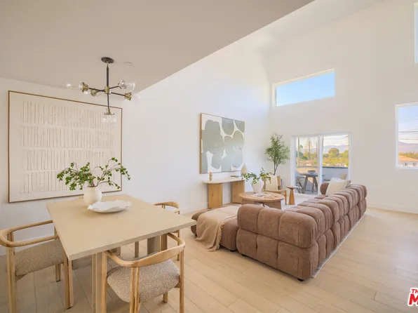 11218 W Victory Blvd #4, North Hollywood, CA 91606
