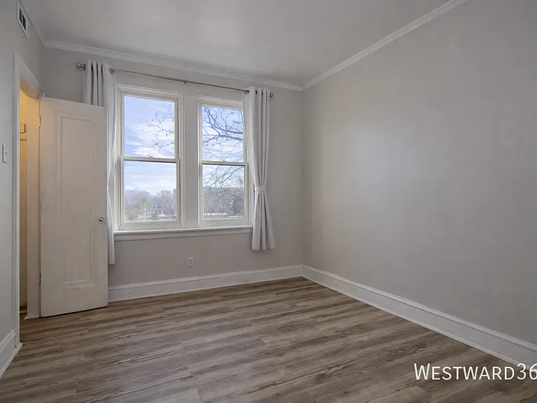 6702 S Wood St #2B — Photo 9