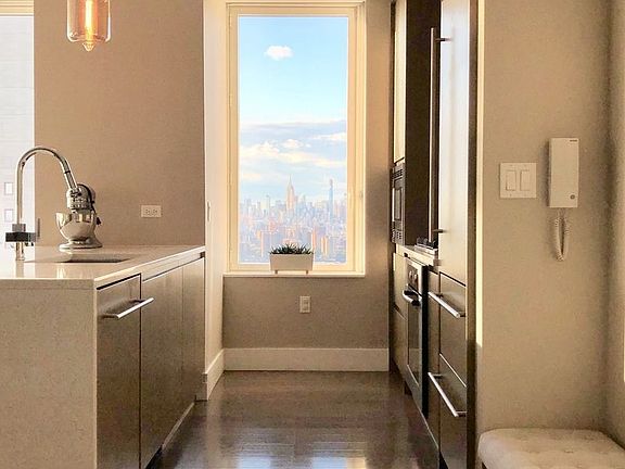 4th image of 384 Bridge St #38H