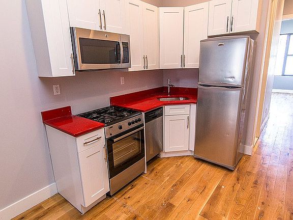 2nd image of 184 Suydam St #1B