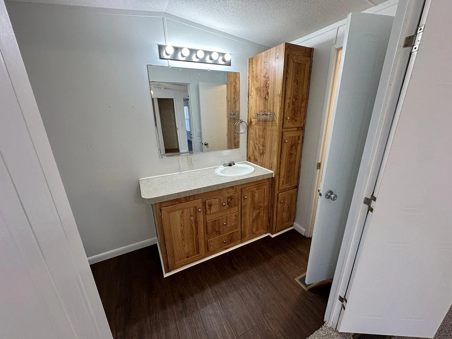 2 bed, 896 sqft, $900 — Photo 4