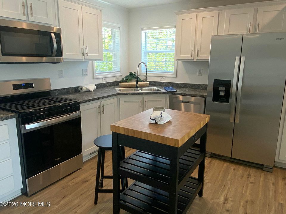 1st image of 18 Maple Tree Court