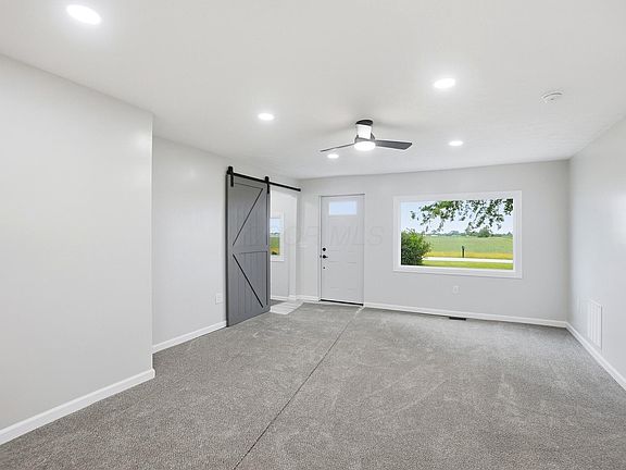 3rd image of 6280 Dyer Rd