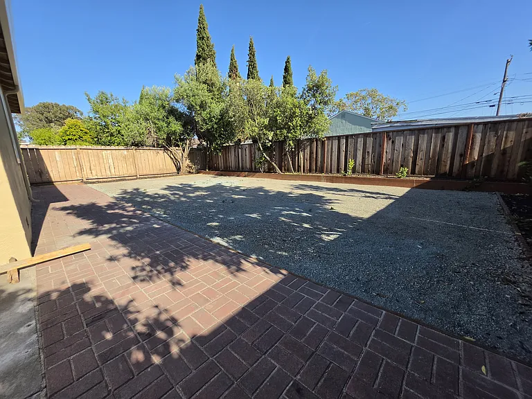 1086 Mersey Ave — Photo 37