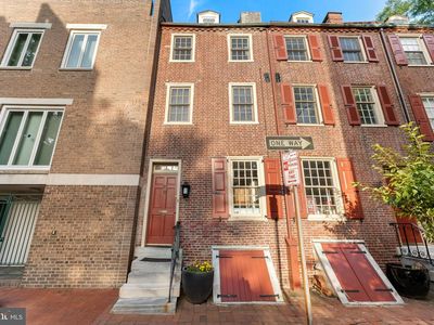 327 Lawrence Ct, Philadelphia, PA, 19106
