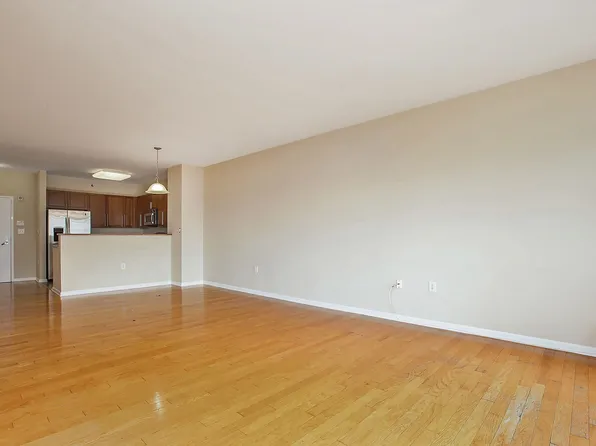 15 Freedom Way image 3 of 20