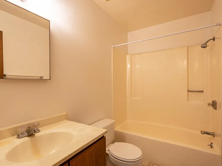 816 Ames Ave #5 — Photo 6
